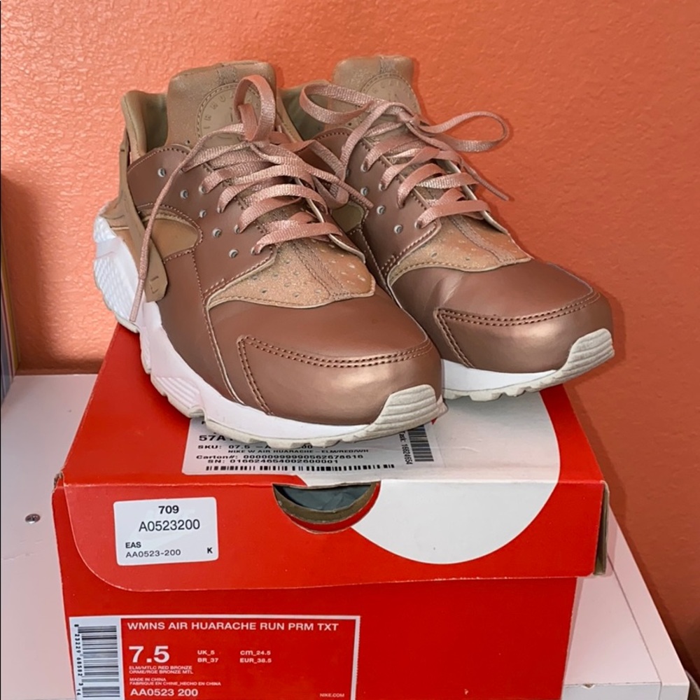 Women’s Nike Air Huarache Run Red Bronze